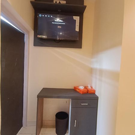 Hotel Powai Residency ムンバイ エクステリア 写真